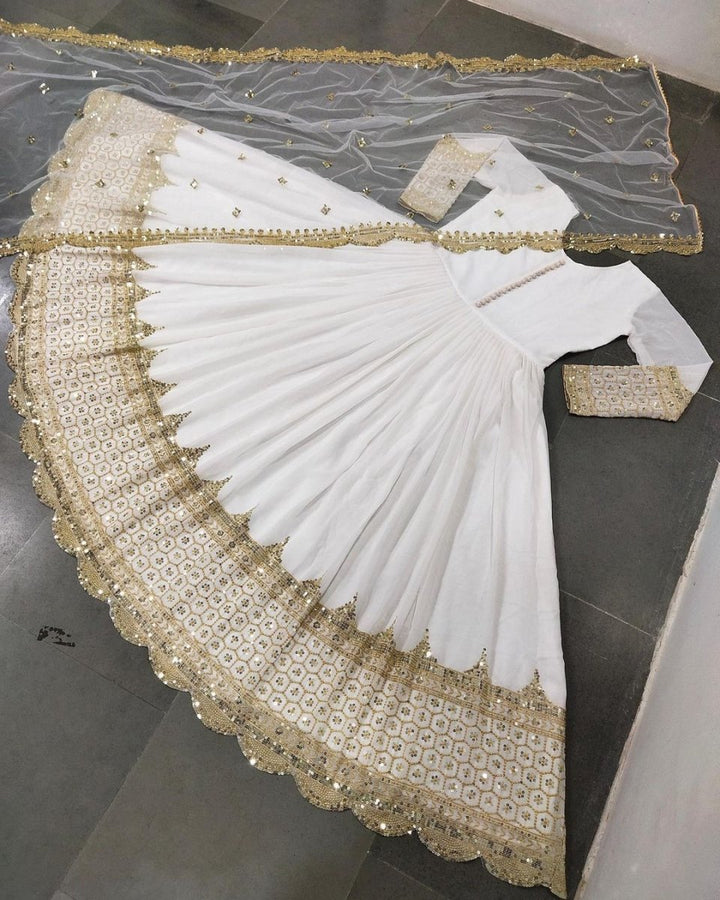 SEQUENCE 3 PCS - | Buy Online from Areeba Boutiques